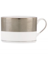 Draped in sumptuous metal, the Platinum Voile cup evokes the luxurious woven fabrics in Donna Karan's ready-to-wear collection. A simple etched pattern contrasts its brilliant sheen for a look as chic as anything on the runway.