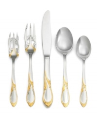 Be more adventurous at the table with Cache Gold flatware from Yamazaki. Gold-plated vines wrap around stainless steel handles in place settings that make a lasting impression.