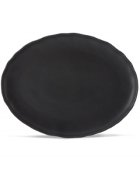 Find stylish versatility in the organic shape and matte-glazed finish of the Casual Luxe oval platter from Donna Karan by Lenox. Durable stoneware in modern black is an ideal host for everyday meals and a natural go-to for entertaining.